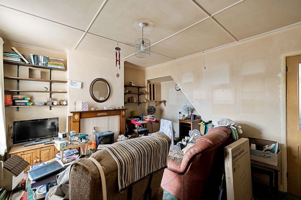 Property photo 2 of 6