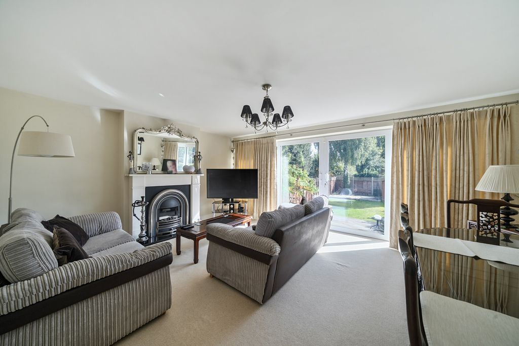 Property photo 2 of 21 1358714-7-68d3Ffb...
