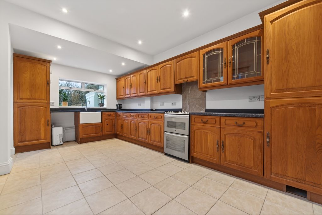 Property photo 2 of 26 4923534