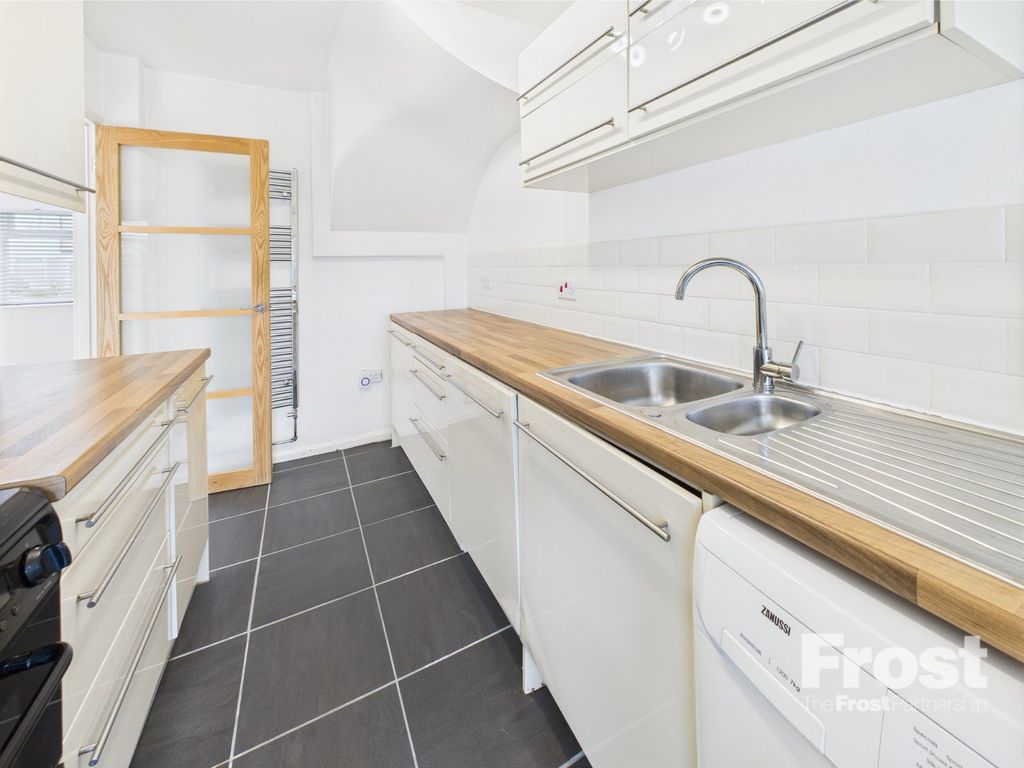 Property photo 2 of 12 Kitchen