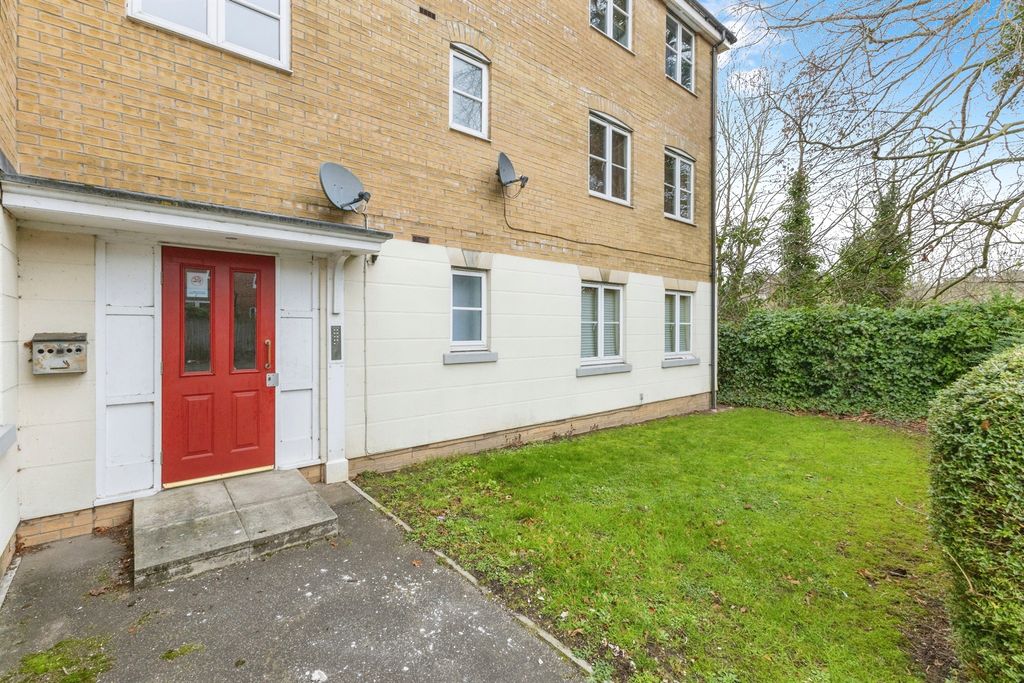 Property photo 2 of 17