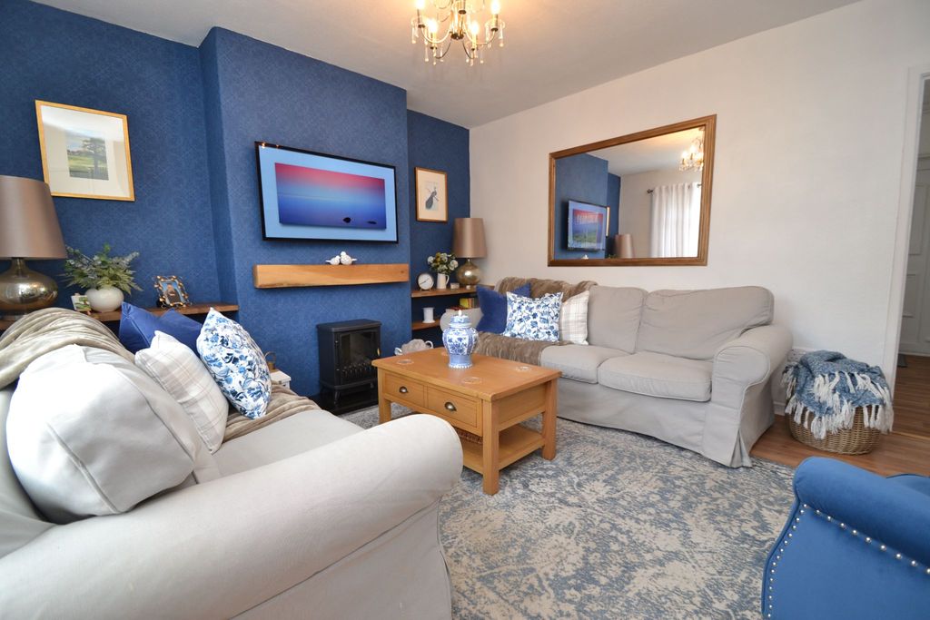 Property photo 2 of 17 Photograph 2