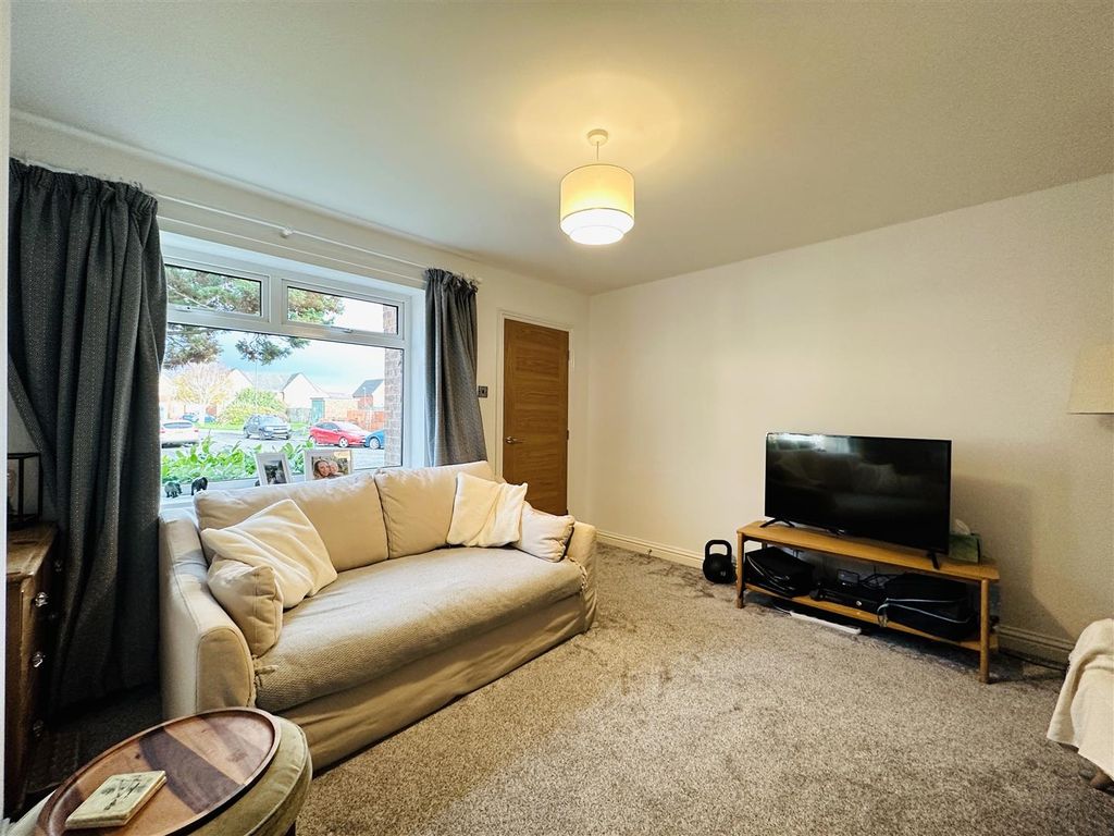 Property photo 2 of 8 Photo Nov 13 2025, 2 29 09 Pm.Jpg