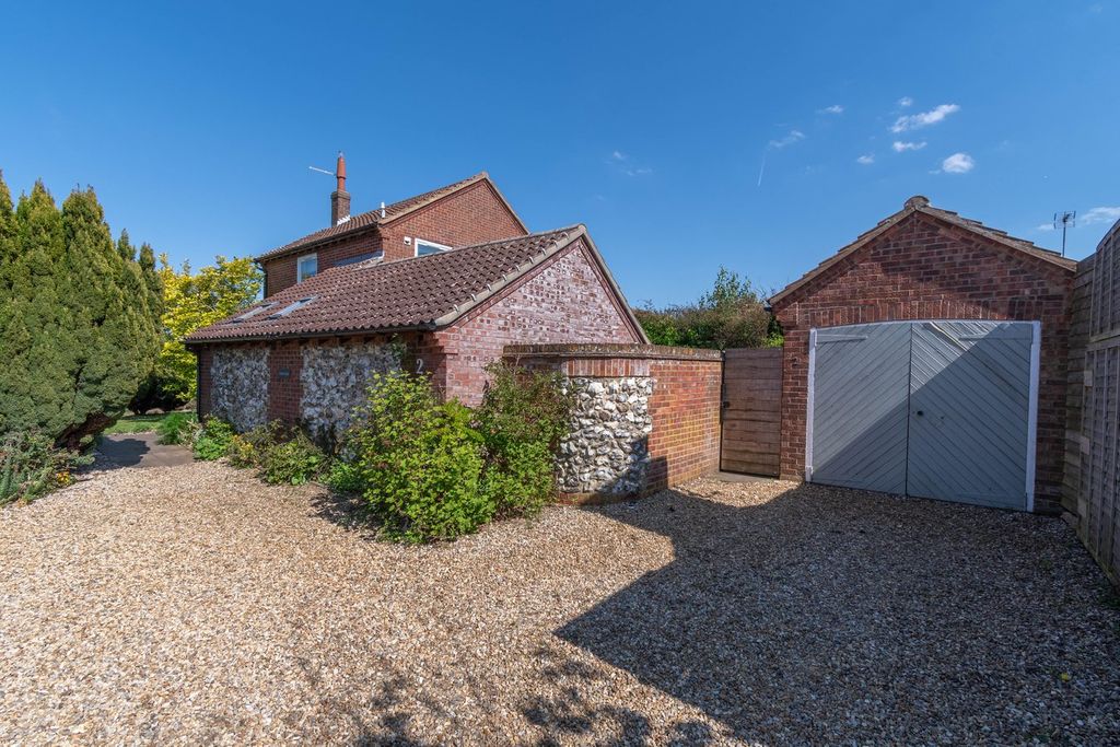 Property photo 2 of 19