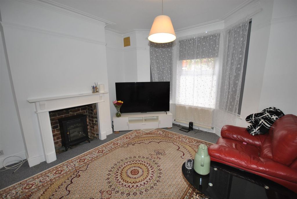 Property photo 2 of 11 Sitting Room