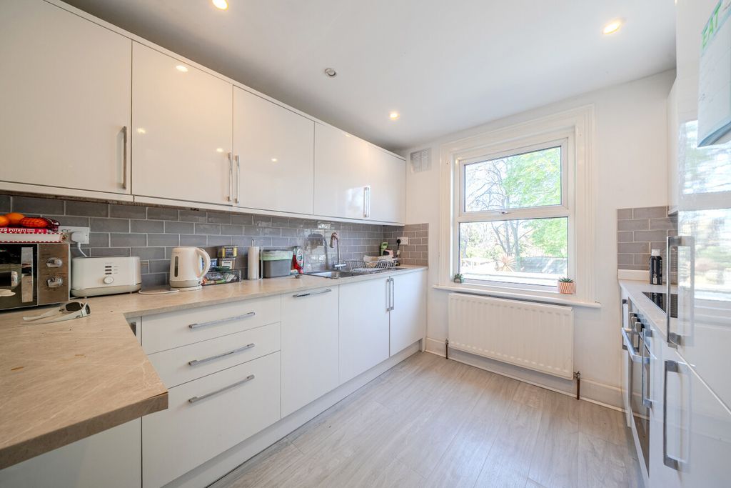 Property photo 3 of 9 1439614-3-69d65Be...