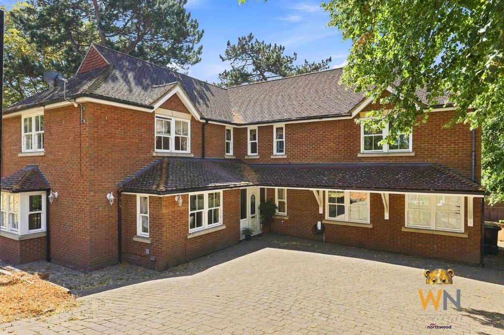 Property photo 1 of 48