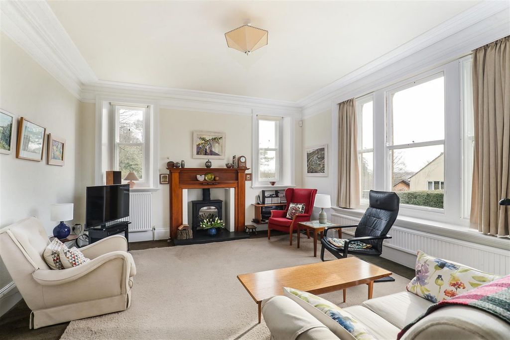 Property photo 2 of 32 Ph54_6407420.Jpg