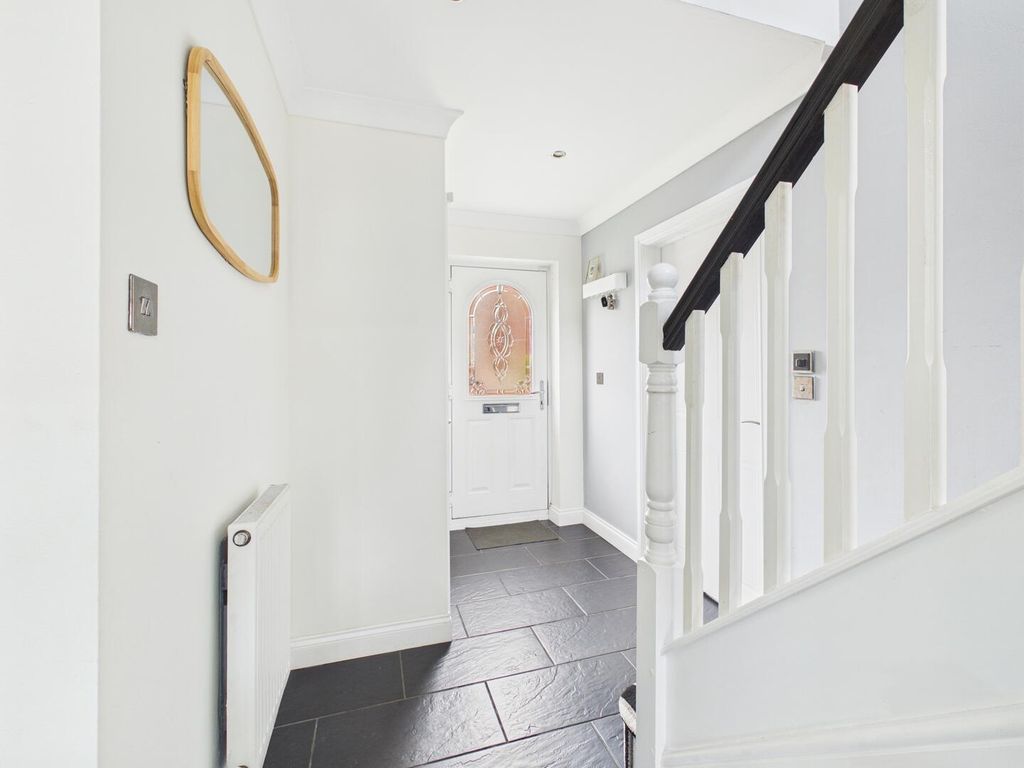 Property photo 2 of 40 Hallway