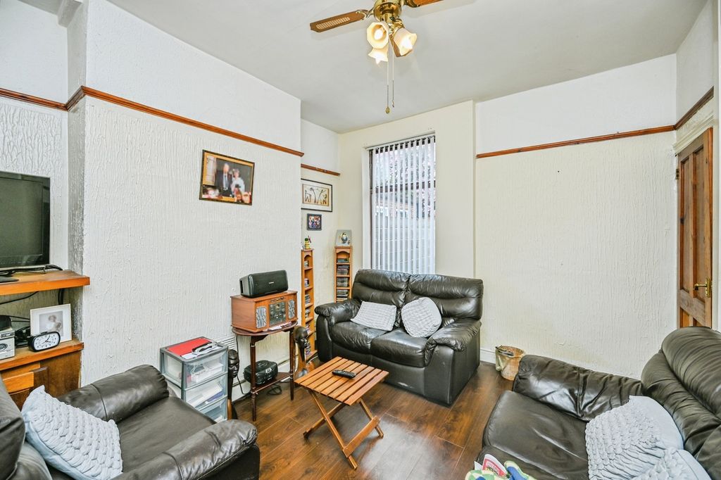 Property photo 3 of 12 Pbox-Img.Jpg