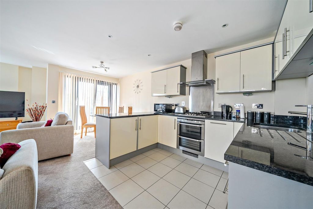 Property photo 2 of 18 Ebxsd3Xfreojr7c6Jwru0Q.Jpg