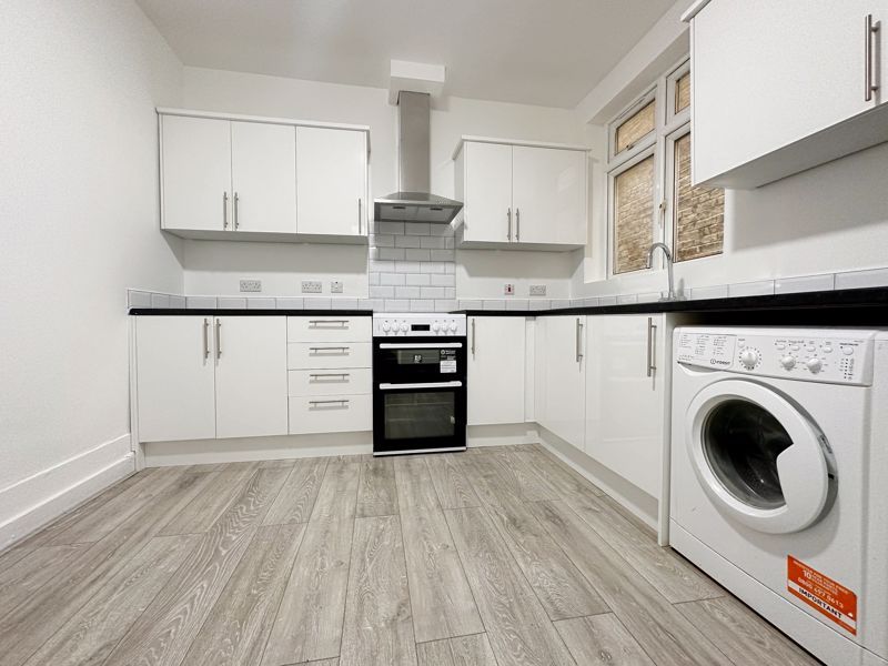 Property photo 1 of 14 Photo 8