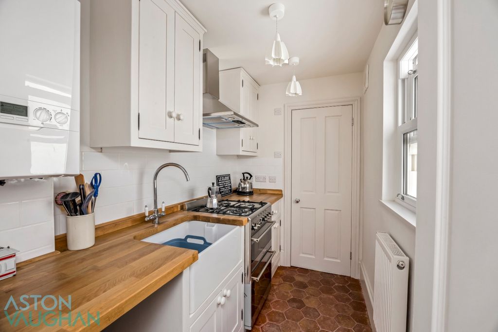 Property photo 3 of 15 5215414