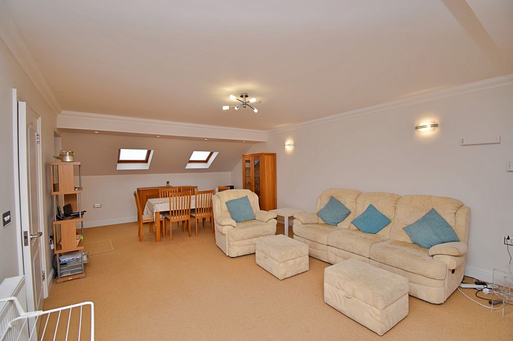 Property photo 2 of 22 Lounge Dining Room