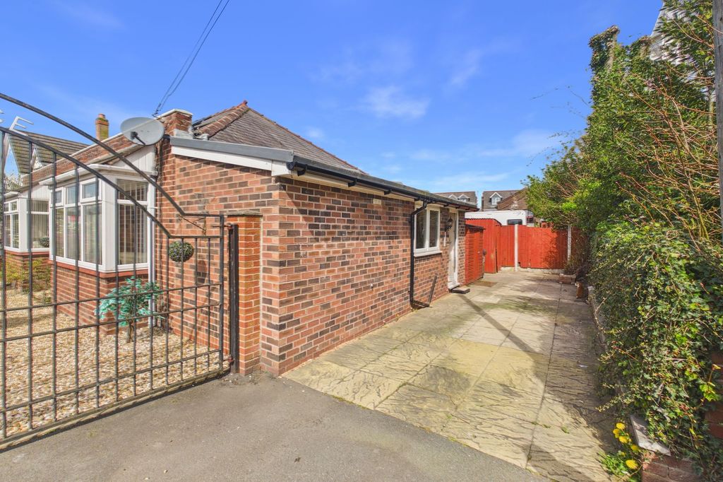Property photo 3 of 15 Driveway