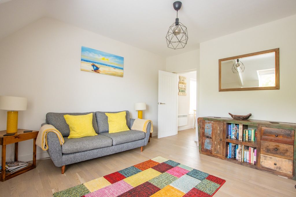 Property photo 3 of 11 5263996