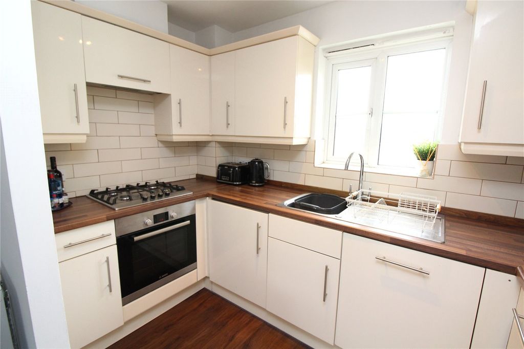 Property photo 2 of 8 Picture No. 13
