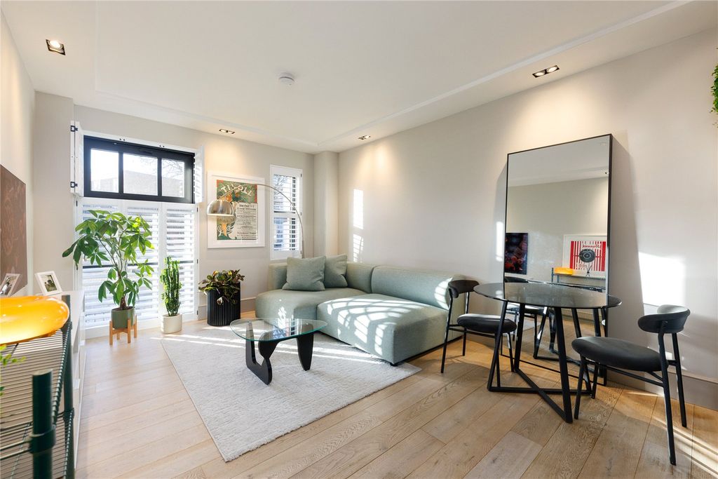 Property photo 2 of 8 Reception