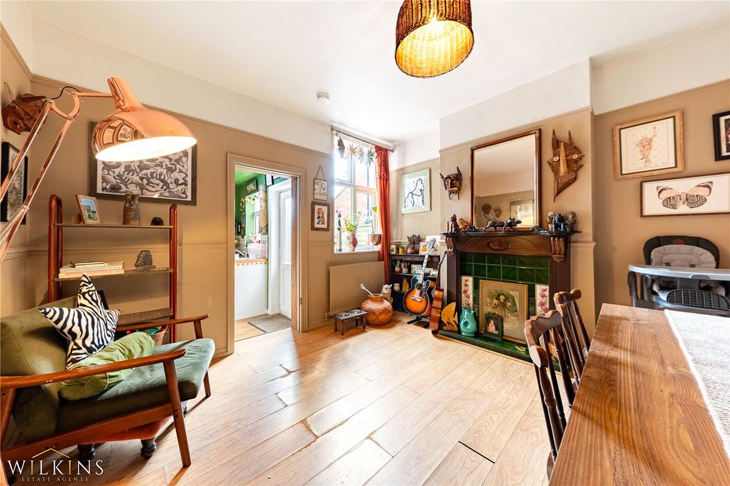 Property photo 2 of 25 Picture No. 13