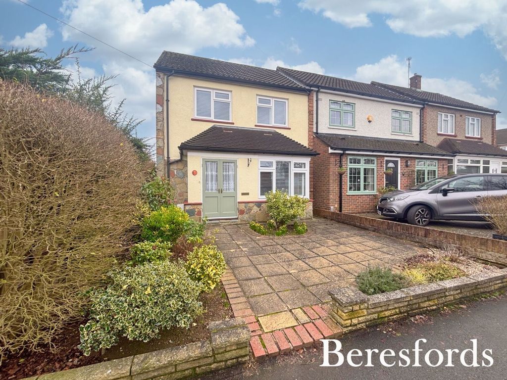 Property photo 1 of 10 Front