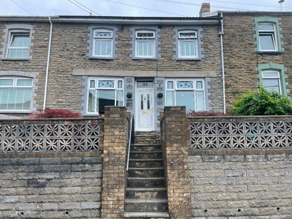 Property photo 1 of 28
