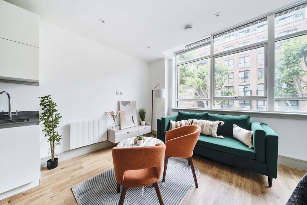 Property photo 1 of 8 Living Room