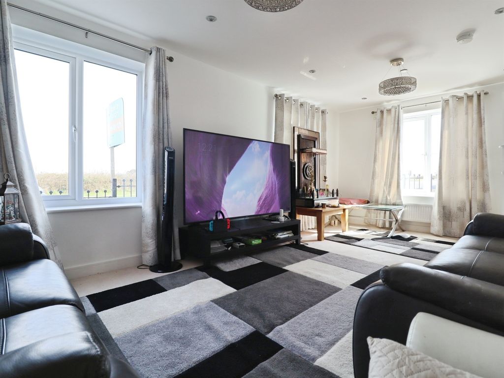 Property photo 3 of 16