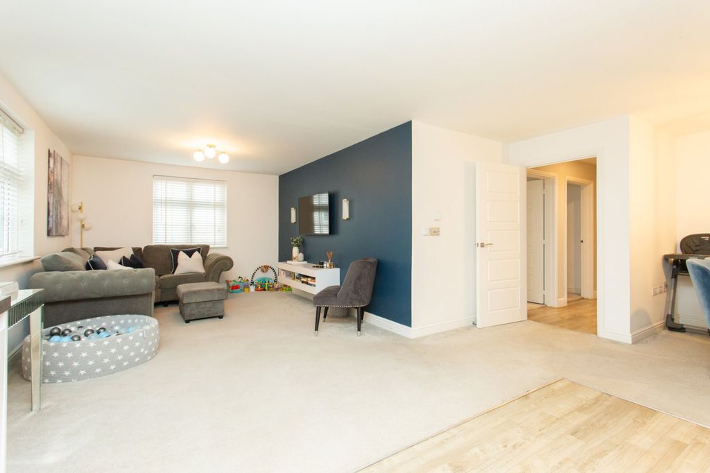 Property photo 2 of 13 Picture 2