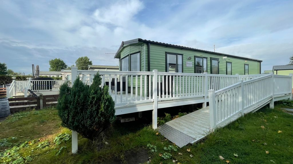 Property photo 1 of 22