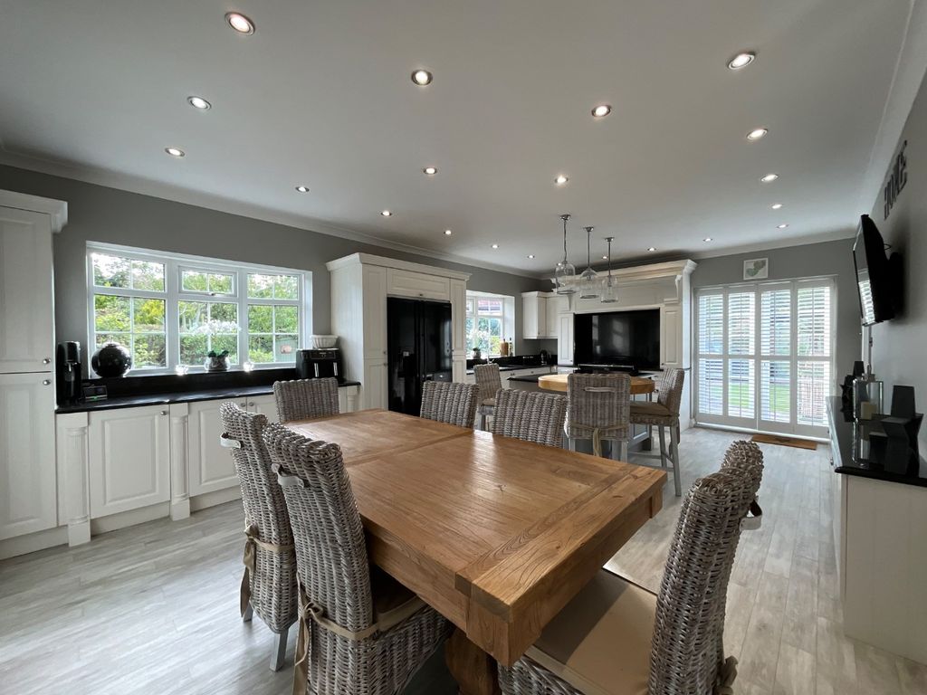 Property photo 1 of 45 4527342