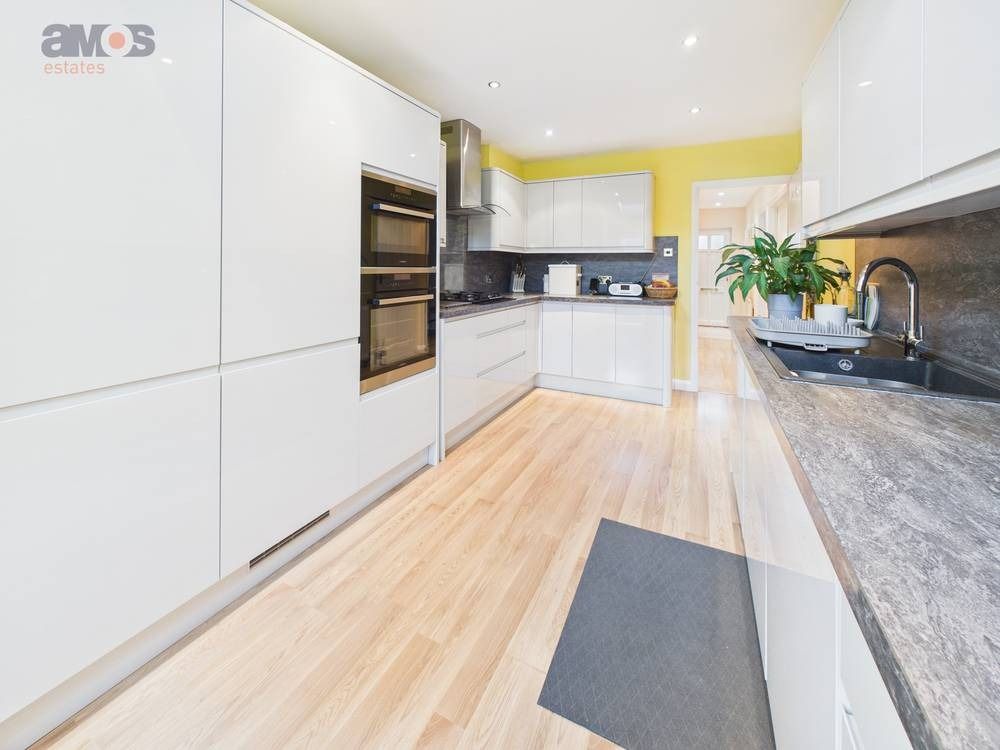 Property photo 2 of 24 4966743