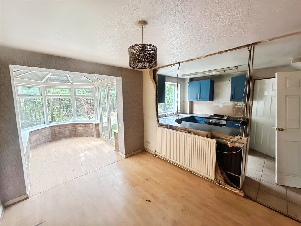 Property photo 3 of 10 Kitchen/Dining Room