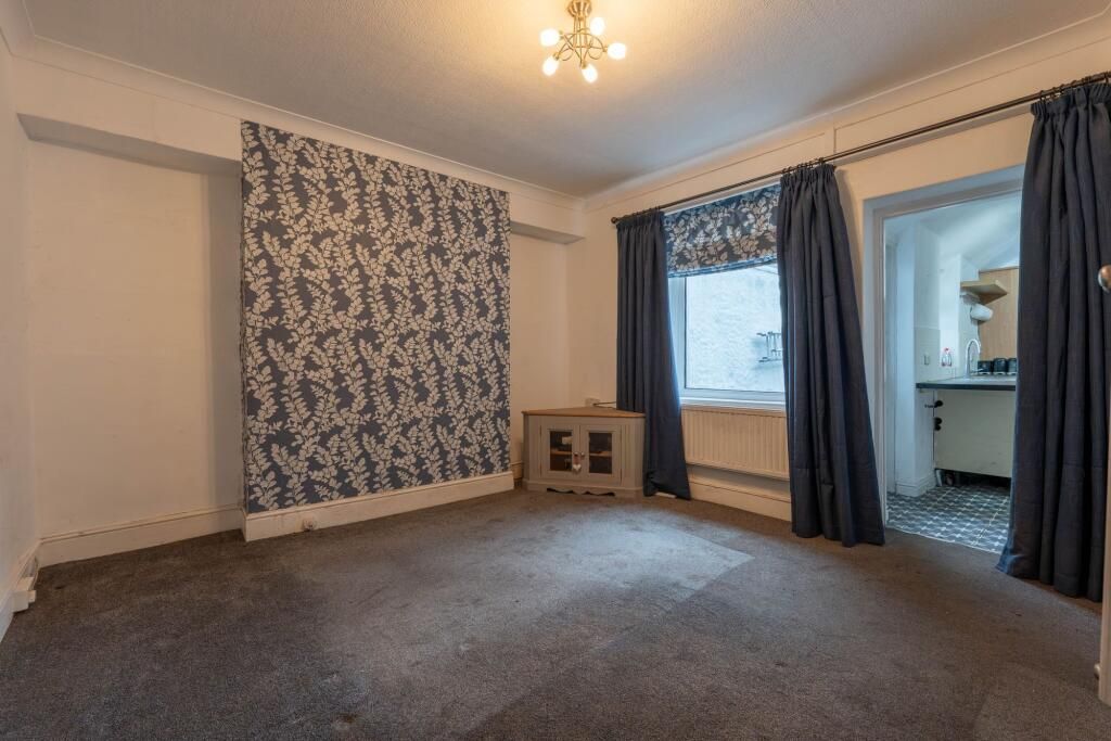 Property photo 2 of 25