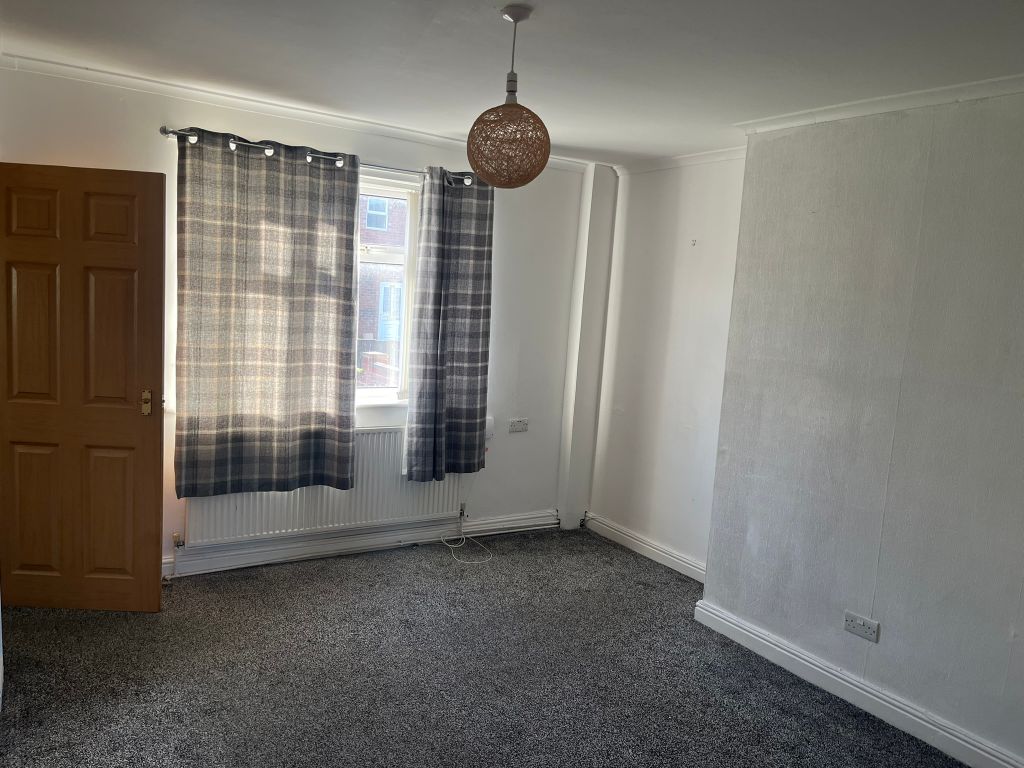 Property photo 2 of 10 Living Room