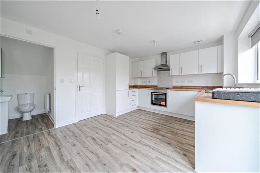 Property photo 2 of 7 Kitchen & W/C