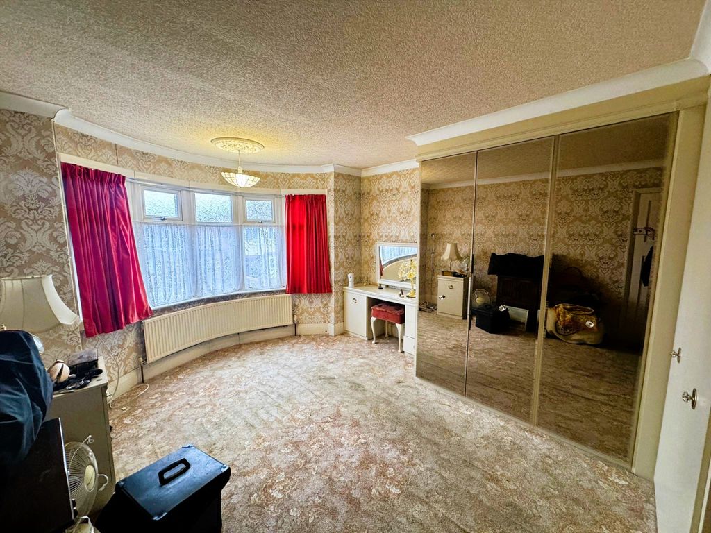 Property photo 2 of 9 Photo 1