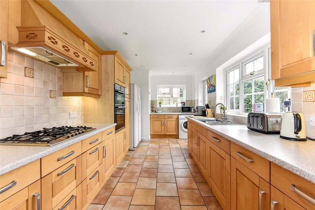 Property photo 3 of 14 Kitchen
