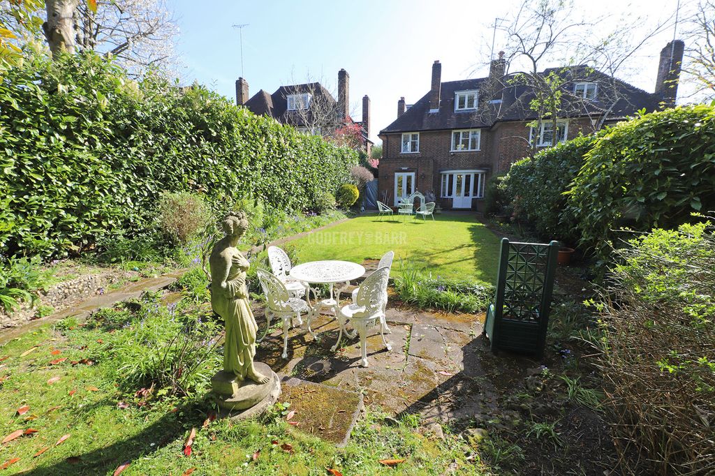 Property photo 3 of 14