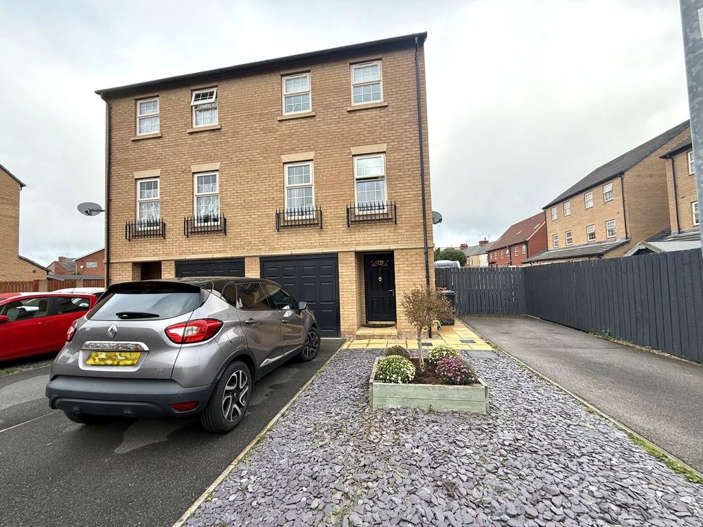 Property photo 1 of 25