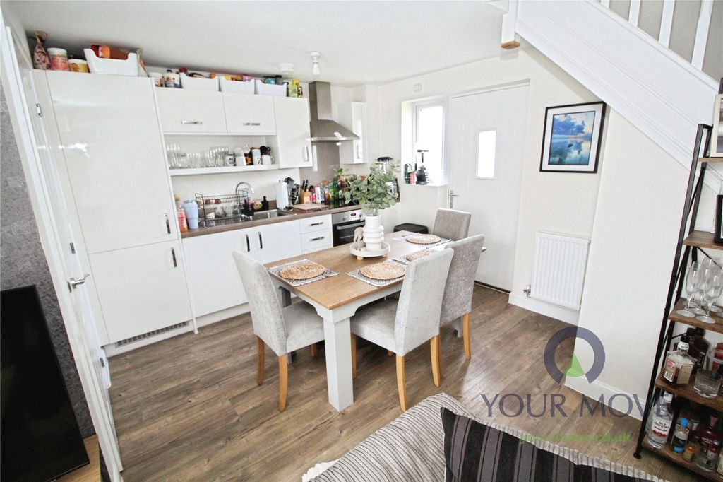 Property photo 3 of 18 Kitchen/Dining Room