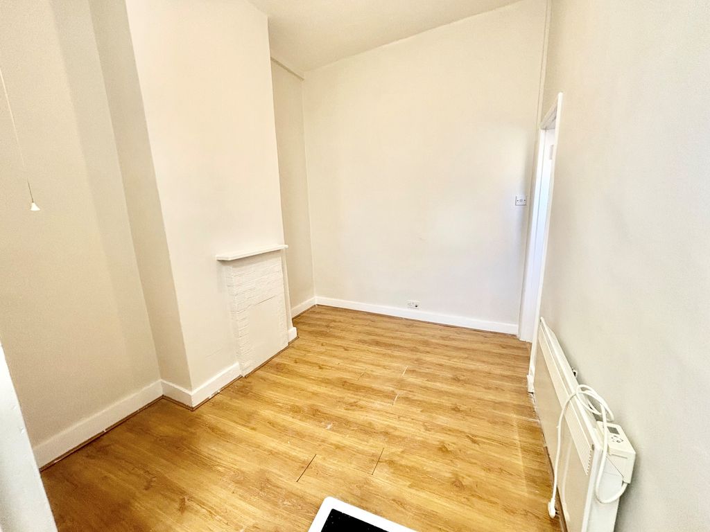 Property photo 3 of 6 Image