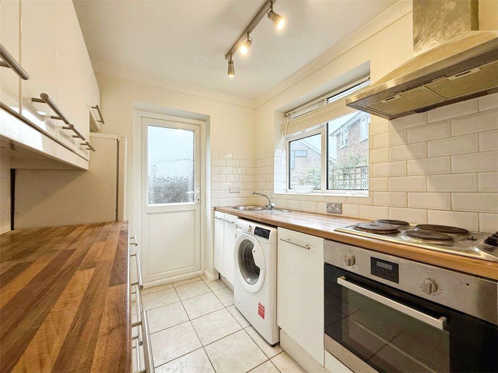 Property photo 2 of 8 Kitchen