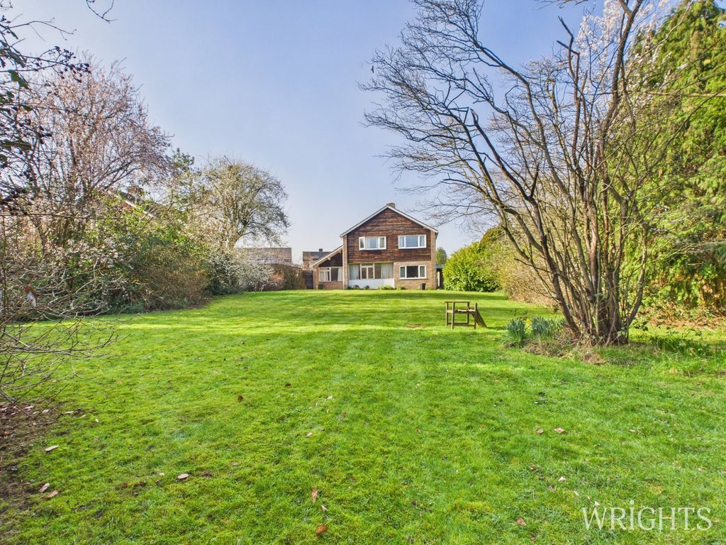 Property photo 2 of 25 Garden