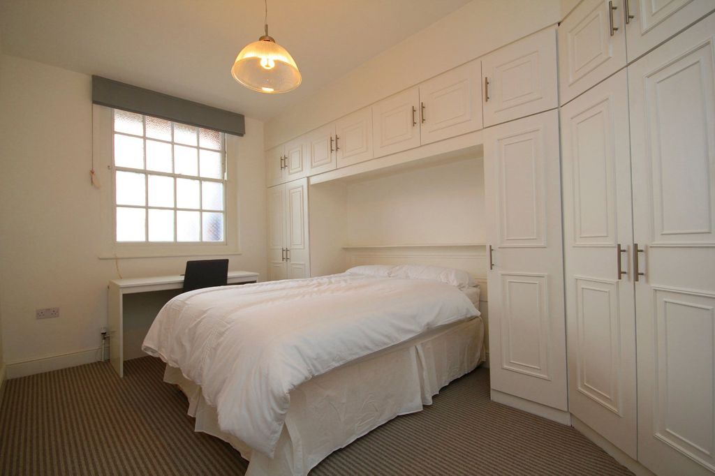 Property photo 3 of 7 Bedroom