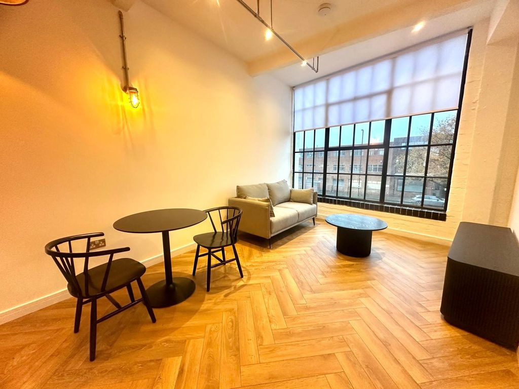 Property photo 2 of 6 Gallery