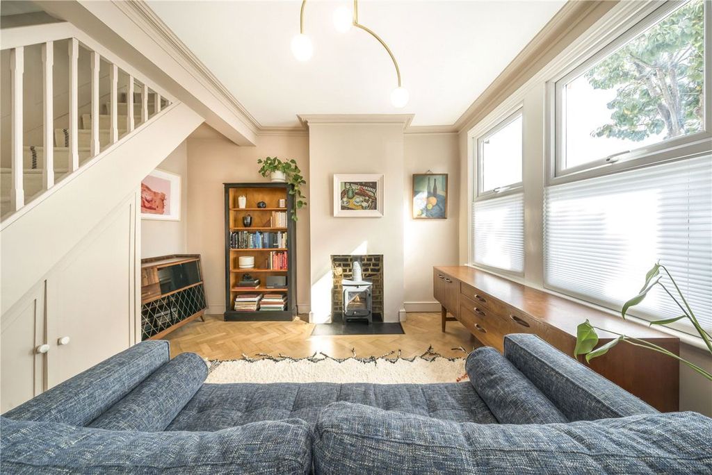 Property photo 2 of 6