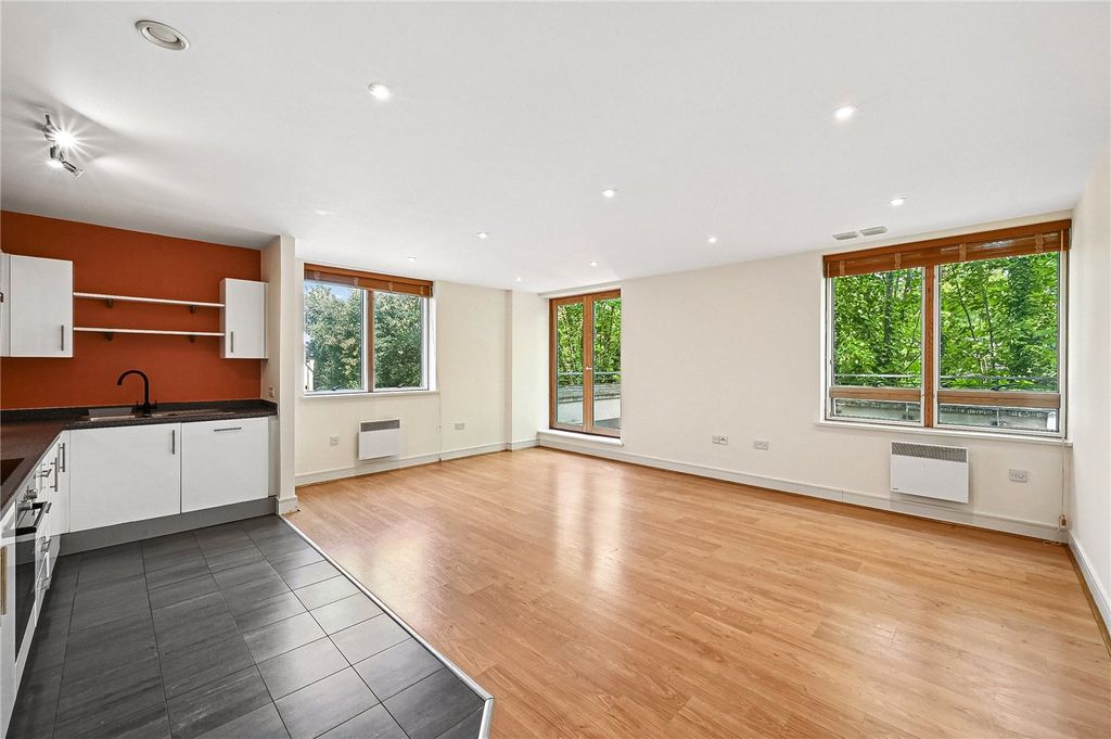 Property photo 1 of 8 Picture No. 05