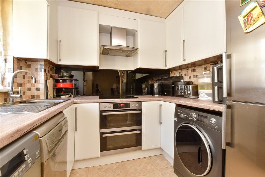 Property photo 1 of 8 Kitchen