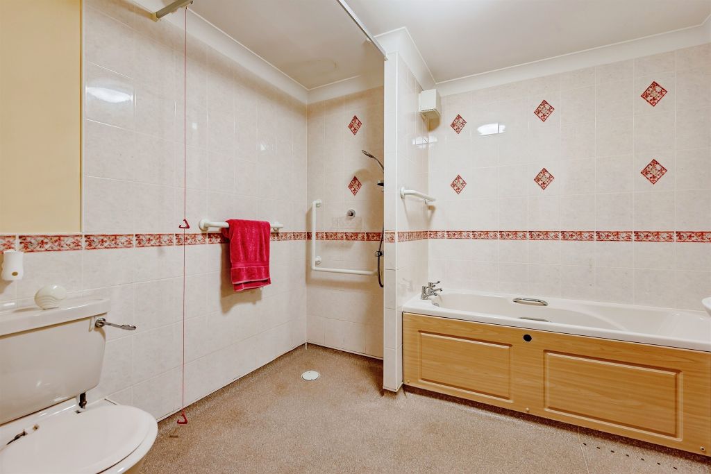 Property photo 3 of 12