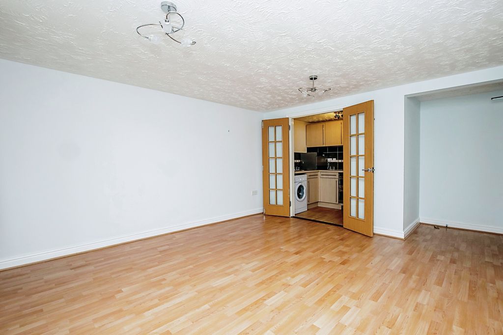 Property photo 2 of 11